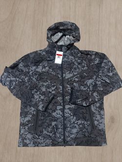 Nike Tech Windrunner Camo Print Woven Full-Zip Jacket  Size: Men’s Large Tall