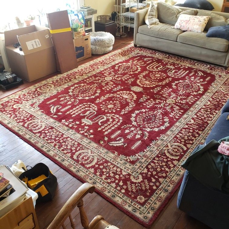 Red & gold area rug 8.5'x11'