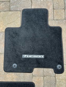 Brand New Hyundai Tucson Factory Floor Mats