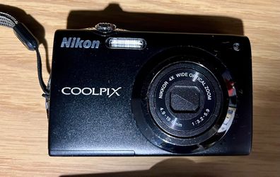 Nikon COOLPIX S3000 Compact Camera 12MP 4x Zoom 2.7in Black