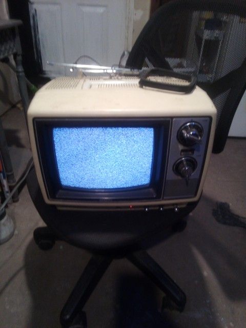 Toshiba Vintage TV.. Colletable ..$30