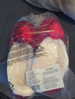 Avon Pom slippers burgundy