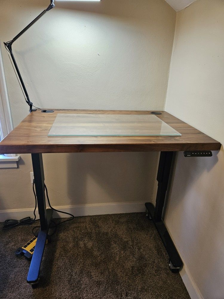 Uplift Standing Desk (V2)