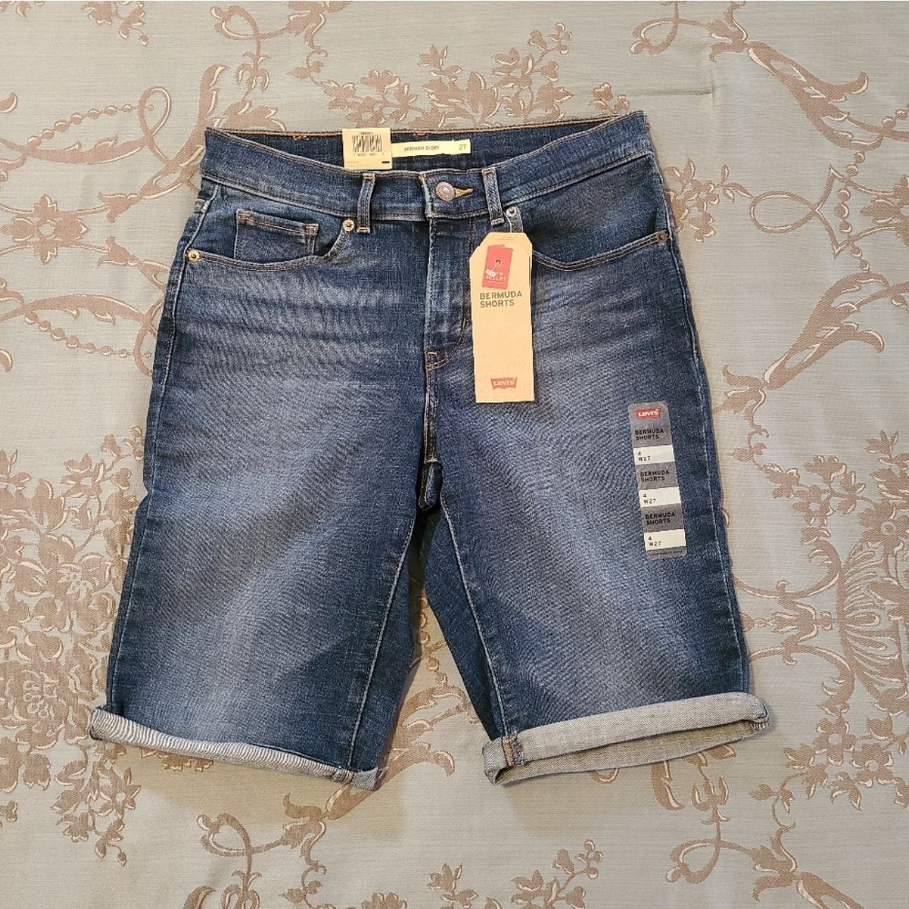 Levi's Sculpt Mid Rise Blue Jean Bermuda Shorts Women's Size 27