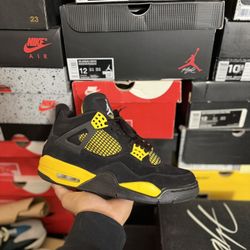 Jordan Thunder 4s size 9 VNDS 
