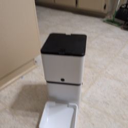 Automatic Pet Feeder With Camera 