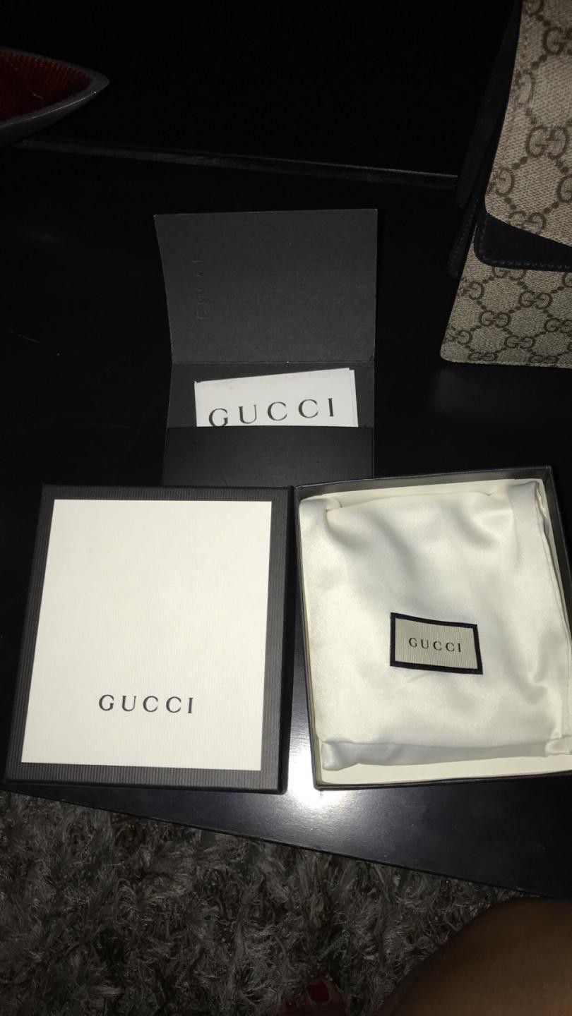 Legit GUCCI wallet (black,noir) can sell it at Gucci store for authentication