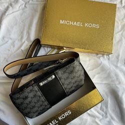 *NEW* Michael Kors Belt Bag