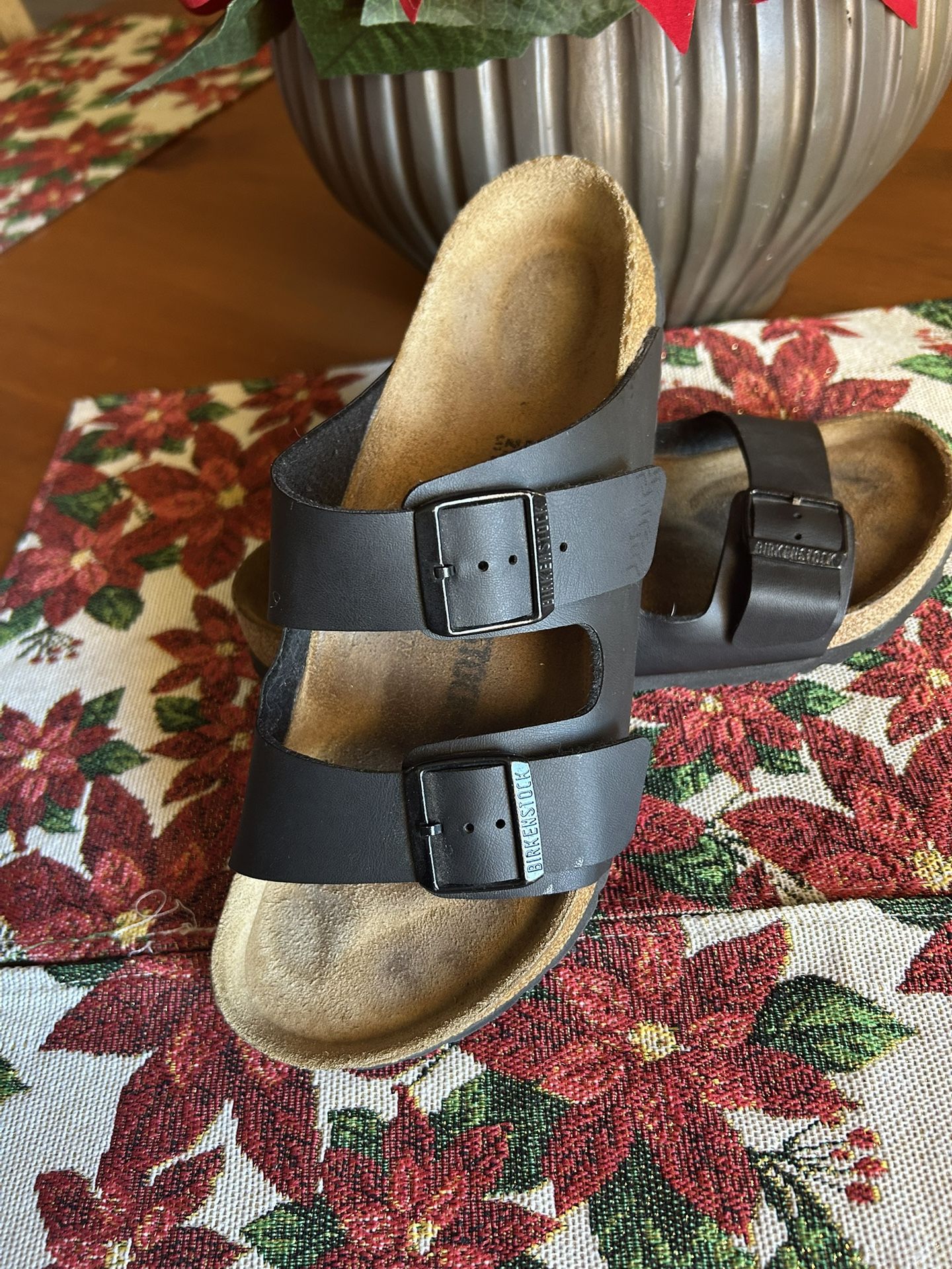 Birkenstock Sandals Men’s Size 9 / 42 Women’s 11