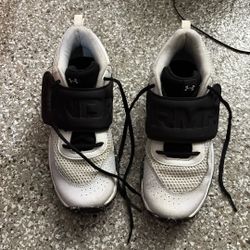 Under Armour Boys Shoes
