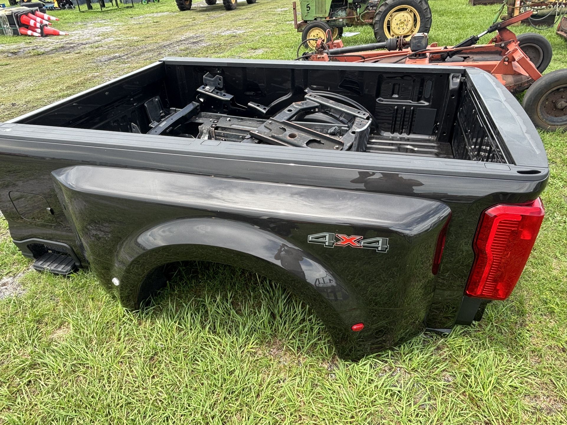 2023 Ford f350 Bed dually 