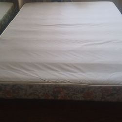 Box Spring And Metal Frame - Queen Size