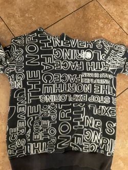 North face hoodie size small