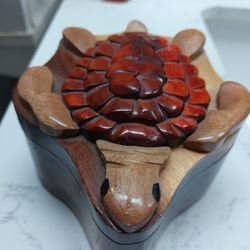 Jewelry box turtle made of wood Used 
