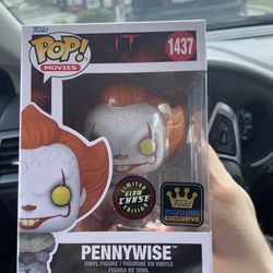 pennywise Specialty series glow chase funko