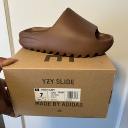 Yeezy Slide Flax Size 7