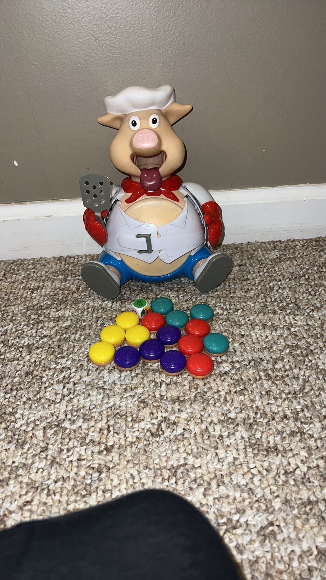 Kids Game Pop The Pig 2-6 Players Top Selling Pre-School Game Ages 4+ missing instructions. Box is damaged Ed/missing top