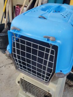 🐾 Pet Carriers / Small Dog & Cat Crates – $10 Each