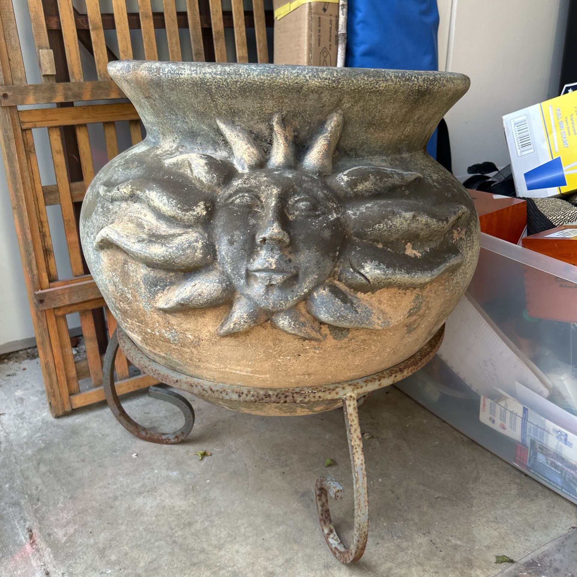 Large Flower pot And Stand