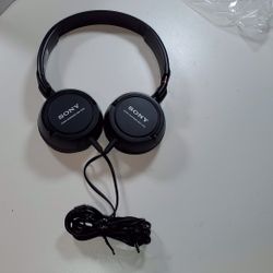 Sony MDR ZX100 Studio Headphones Brand New NIB CIB