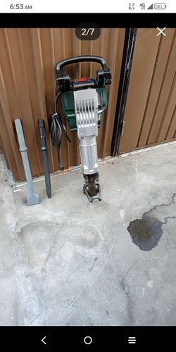 Bosch professional GSH 16-30 crushing Jack Hammer 41J-Hex 30mm vibrating reduction technology 15A 35Lb  1-1/8 in excellent working condition with 2 bi