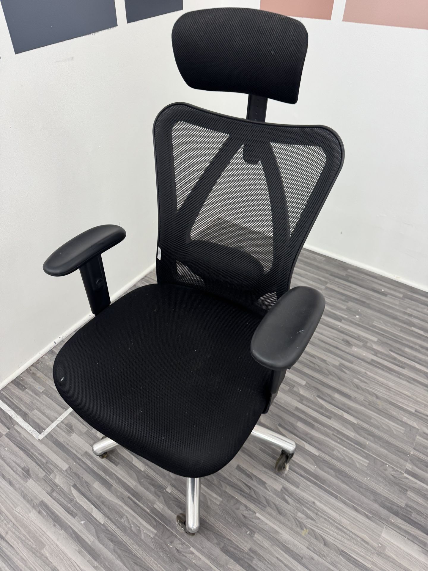 Office Chair - Swivel / Roller