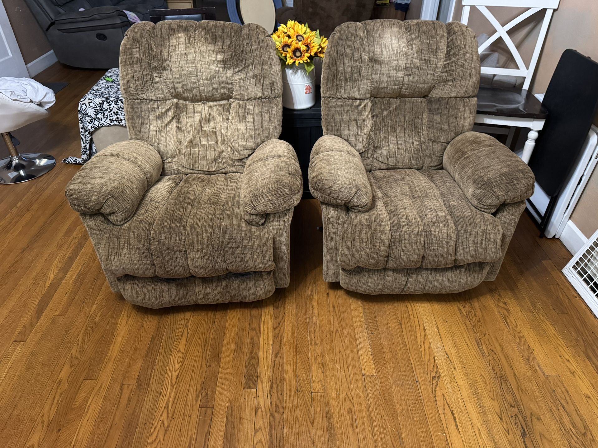 Recliner Set Up Two