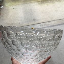 Glass Bowls With Cups 