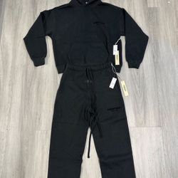 🔥 FEAR OF GOD ESSENTIALS SET – BLACK (STRETCH LIMO) – SIZE XS (NEW)