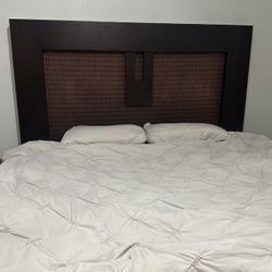 Wood 4pc King Size Bedroom Set 