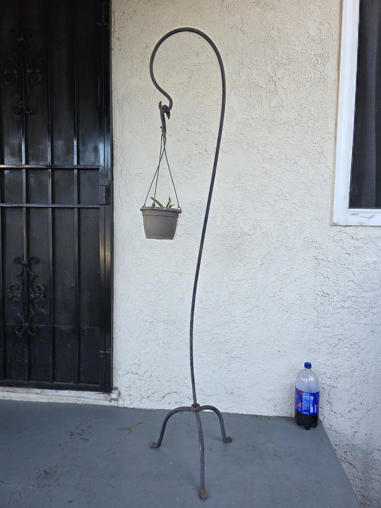 Metal Hanging Pots 3 For 40