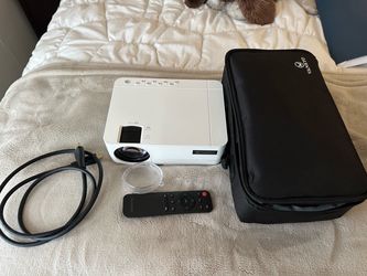 Vankyo - Leisure 470 Pro  and Screen