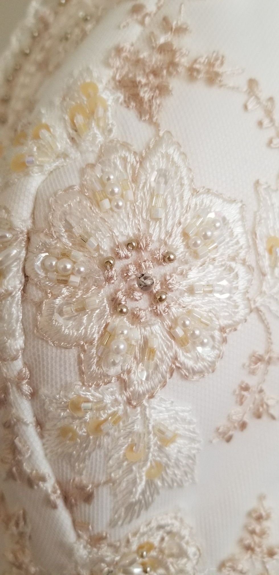 Gorgeous Hand Embroidered Oleg Cassini Wedding Dress Sz 8