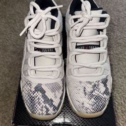 Retro Jordan 11 Low 'Light Bone Snakeskin'