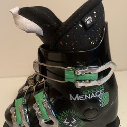 Dalbello Green Menace Ski Boots. Toddler Size 18.5