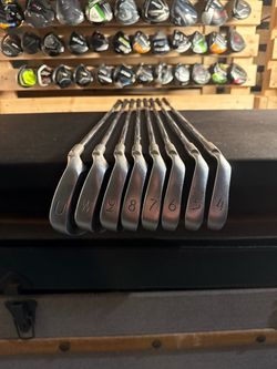 Golf iron set