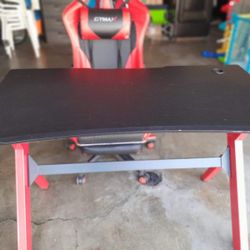 Gaming Table And Chair 