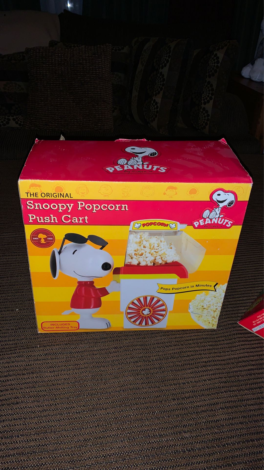 NIB: Peanuts Collection: Snoopy Popcorn push cart