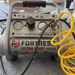 FORTRESS 1 Gallon, 135 PSI Ultra Quiet Oil-Free Hand-Carry Jobsite Air Compressor