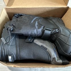 Columbia Powderbug Forty & powder bug plus II  Winter Boots sz2  new read listin