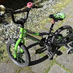 Shwinn Kids Bike With Training Wheels 