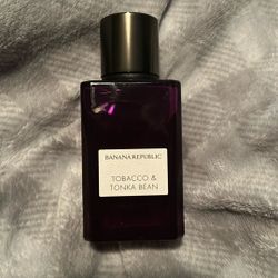 Banana Republic - Tobacco & Tonka Bean 