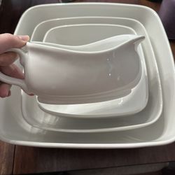 Serving Bowls & Gravy Boat 