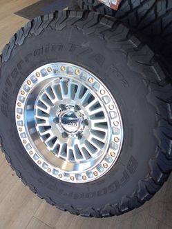 17X8.5 KMC aztc 6X139 6X5.5 on 285 70 17 BFG AT