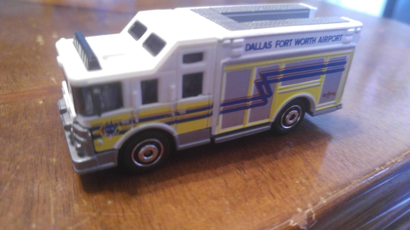 Matchbox DFW Airport Fire truck