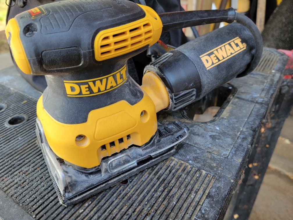 DeWalt Palm Sander