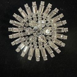 VINTAGE CRYSTAL BROOCH Costume Jewelry 