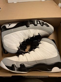 Air Jordan 9's" Retro" Barons Size 10.
