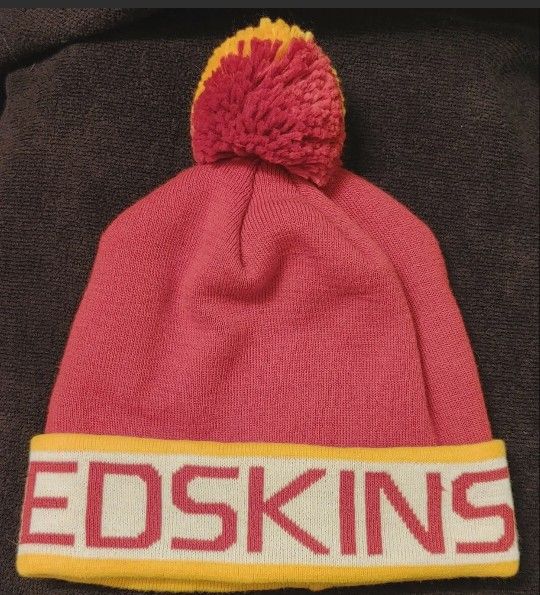 Washington Redskins Mitchell & Ness Beanie Hat With RLogo Button (NW/OT)  NEVER WORN! for Sale in Stickney, IL - OfferUp