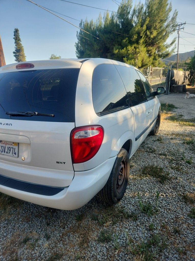 2004 Dodge Caravan